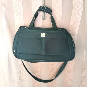 JEEP OVER THE SHOULDER GYM BAG